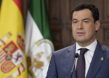 Juanma Moreno mantiene el cierre de las 8 provincias de Andalucía hasta después de Semana Santa