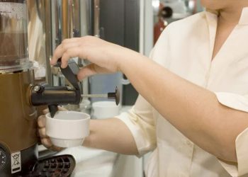 Una hora más de oxígeno para la hostelería de la ciudad