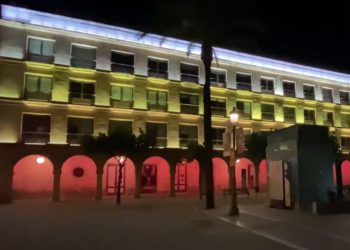 El color ilumina el centro de Jerez