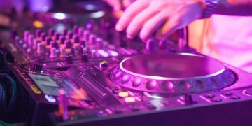 El pasaporte COVID no entrará en las discotecas ni locales de ocio en Andalucía