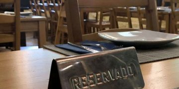 Sube a 6 el máximo de comensales permitidos en mesas ubicadas en interior en restauración y salones  de celebraciones en los niveles 1 y 2