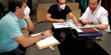 Ayuntamiento y Asunico abordan iniciativas para seguir impulsando el centro histórico y el Mercadillo de los sábados